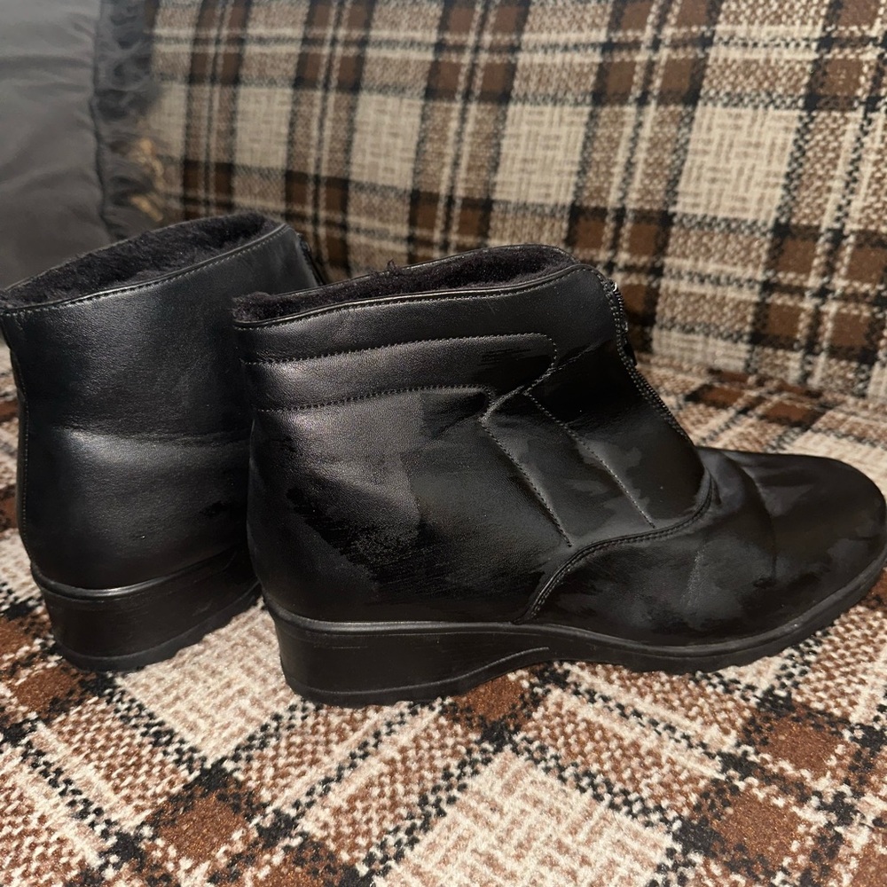 Black Winter Rain Boots with Matte Finish